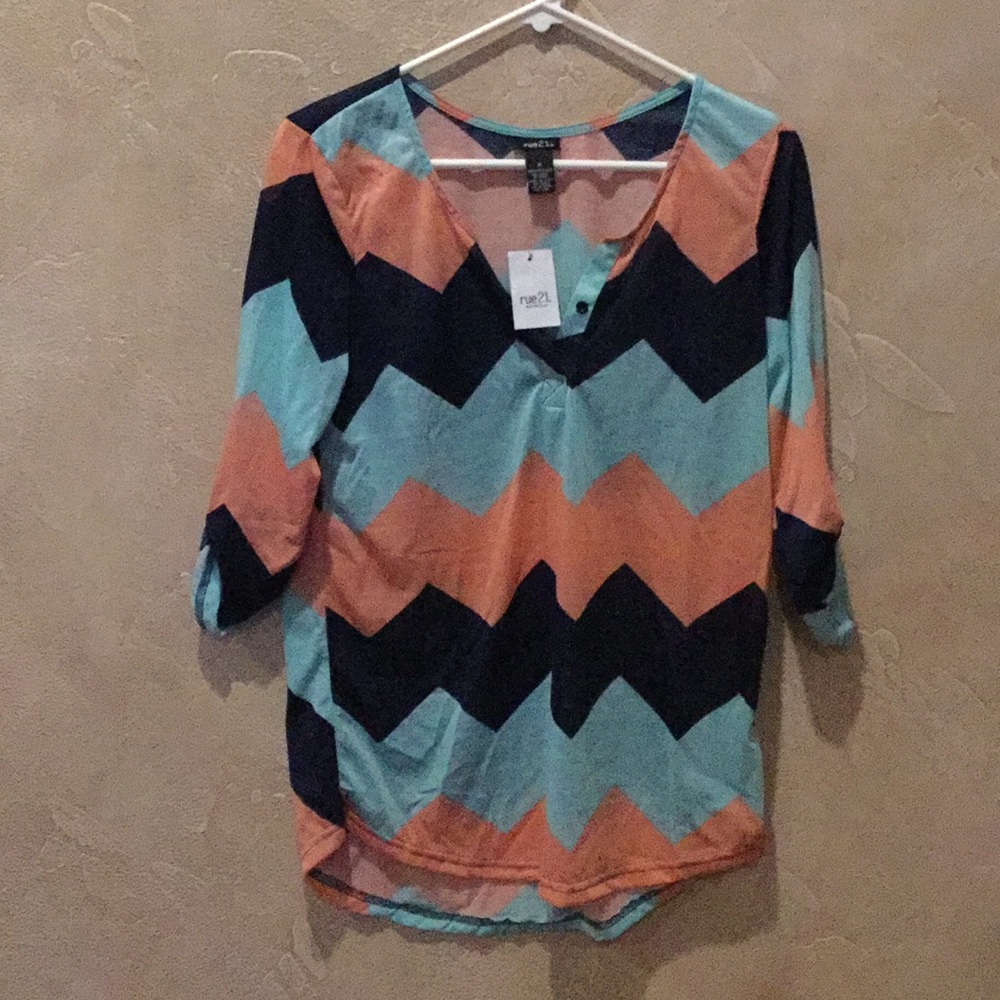 NWT 3/4 sleeves light weight top
